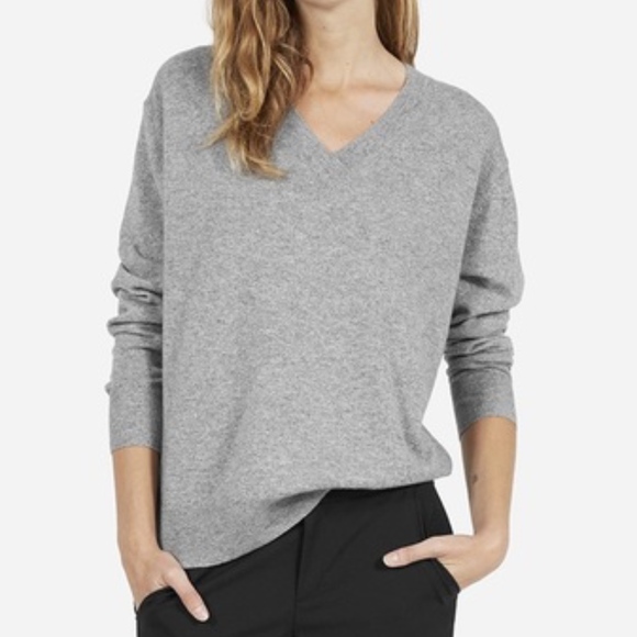 Everlane Sweaters - Everlane Gray V-Neck Cashmere Sweater